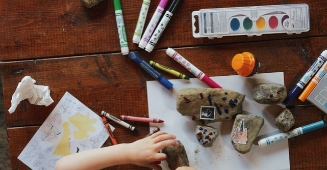 Activități pentru copii cu materiale reciclabile