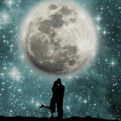 Luna Albastră în Vărsător de pe 22 august ne învață să mai dăm o șansă iubirii. Dacă nu avem dragoste, nu avem nimic