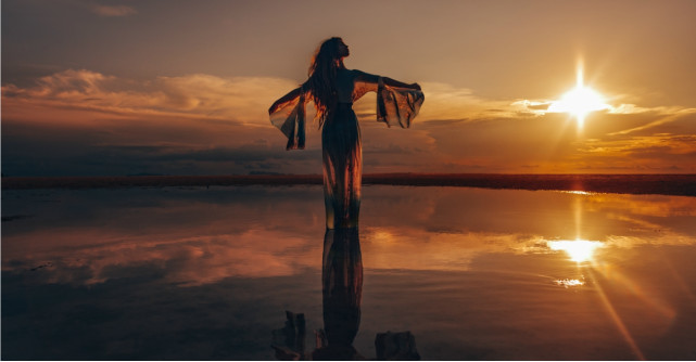 Nu te poți elibera de negativitate decât în 'Acum'