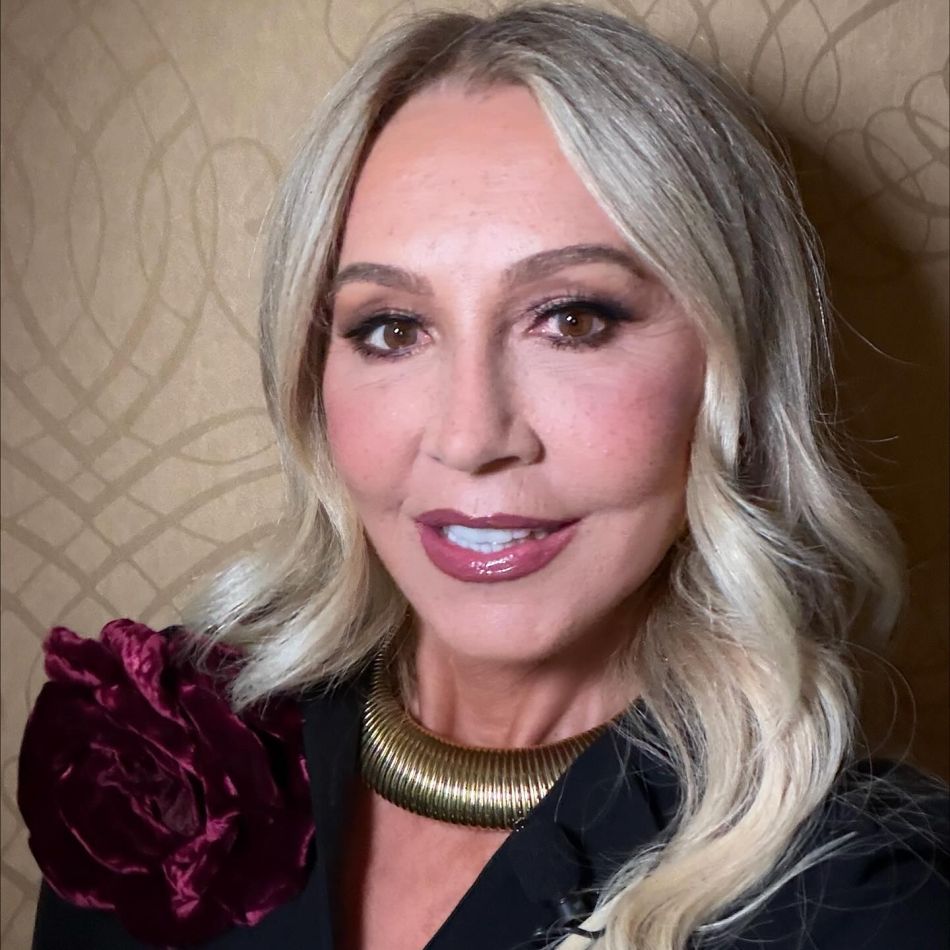 Anastasia Soare, criticată dur pentru rochia albă purtată la nunta nepotului: Rochie alba ar trebui sa aiba doar mireasa!