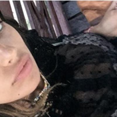 Mădălina Ghenea, fotografiată de fiica ei! Imaginile cu actrița în costum de baie au fost distribuite pe social media