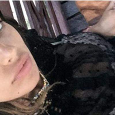 Mădălina Ghenea, fotografiată de fiica ei! Imaginile cu actrița în costum de baie au fost distribuite pe social media