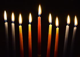 Un alt bărbat din România și-a ucis partenera însărcinată în fața celor doi copii ai tinerei.