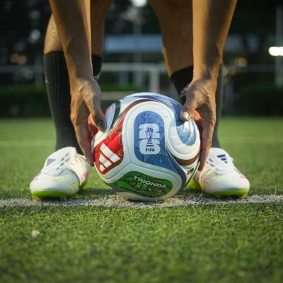 Nimeni nu și-a dat seama timp de 17 ani! Bebelușul din brațele lui Messi este astăzi noul fenomen al fotbalului