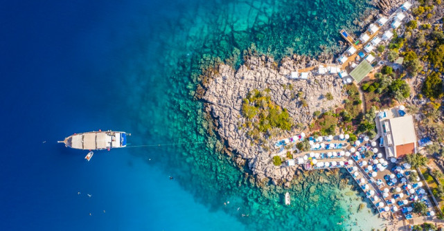 Bucurați-vă de ultimele zile ale brizei de vară în Antalya