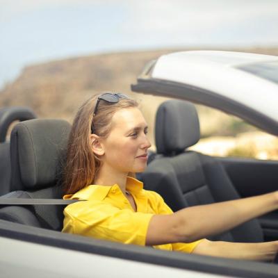Ghidul șoferiței: 4 lucruri importante despre acumulatorul mașinii