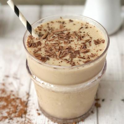 Reteta de smoothie anti-aging cu ciocolata folosita de Jennifer Aniston in fiecare dimineata