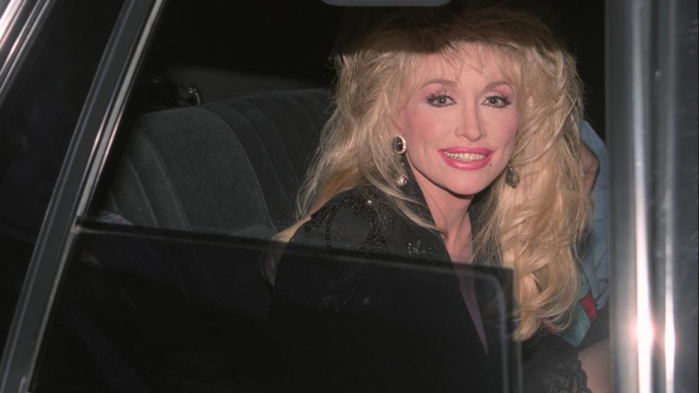 Sora lui Dolly Parton, mărturisire emoționantă după moartea artistei: „Nu am încetat niciodată să o iubesc”