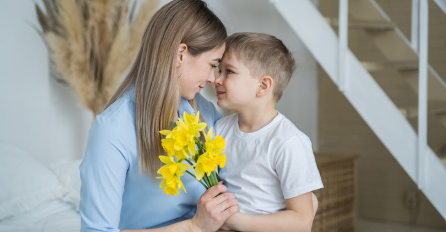 10 Sfaturi simple ca să crești stima de sine a copilului tău