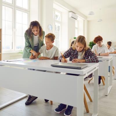 Cum să îți pregătești copilul pentru prima zi de școală