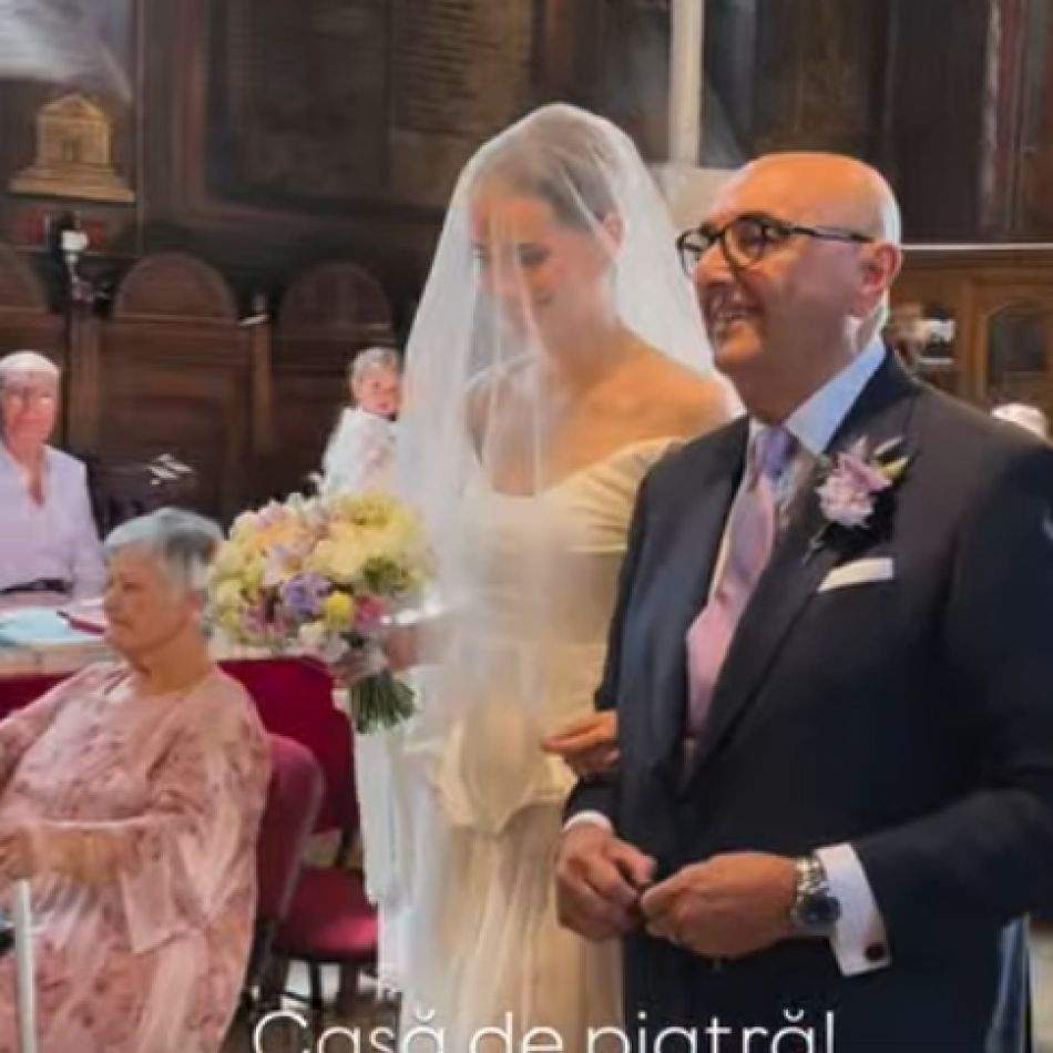 Sara, fiica Adinei Buzatu, s-a căsătorit! Primele imagini în rochie de mireasă. Tânăra și Luca au spus Da