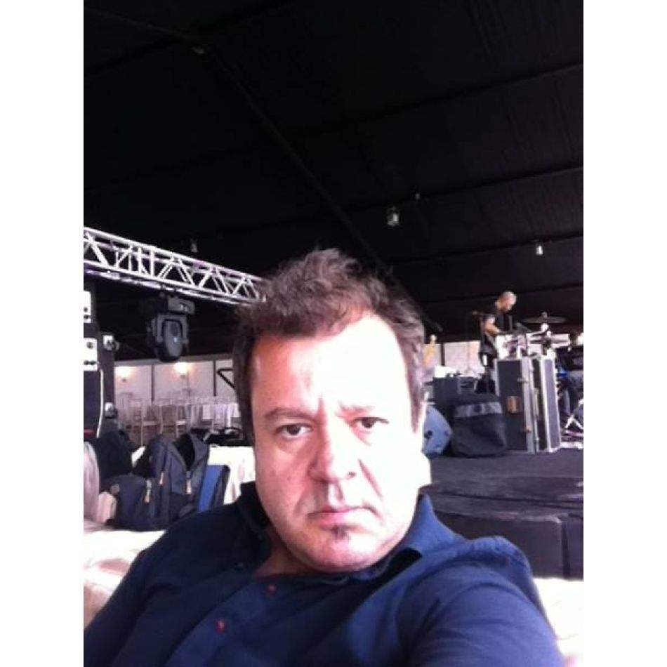 Dragoș Moștenescu a părăsit România și s-a mutat la Londra! Cu ce se ocupă actorul din serialul La Bloc?