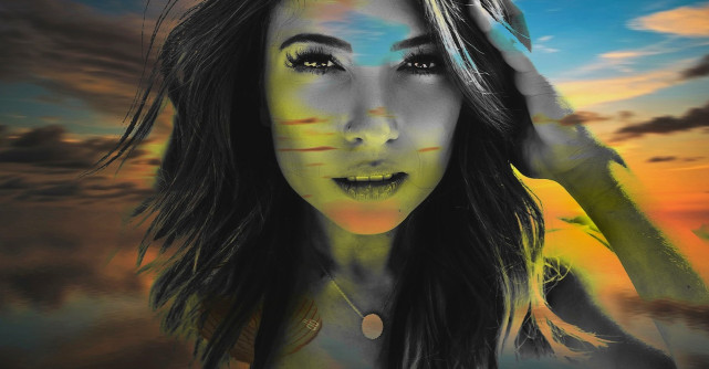 Femeie, esti minunata asa cum esti!