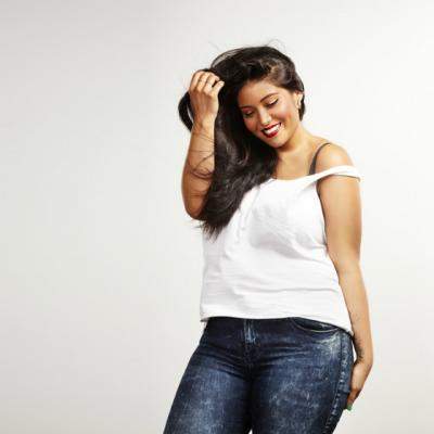 7 trucuri de stil pentru femeile cu forme. Moda nu cunoaste limite!