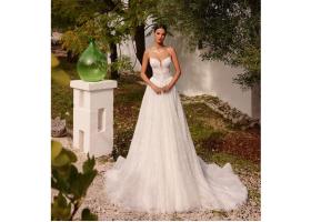 De ce să alegi o rochie de mireasă boho cu design lejer pentru o nuntă relaxată și plină de emoție
