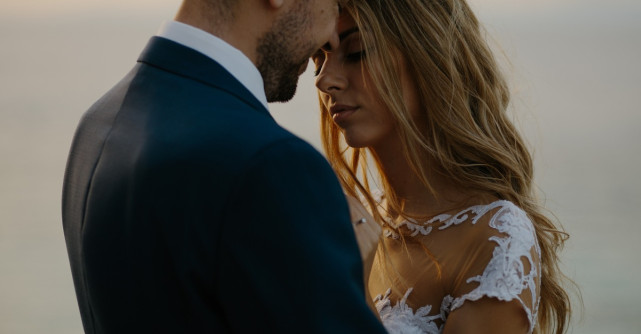 Îndrăgostește-te de o femeie născută în luna iulie... și  descoperă secretele unei iubiri de neuitat 