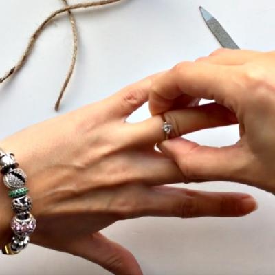 Cum scoti un inel intepenit pe deget in mai putin de 60 de secunde?