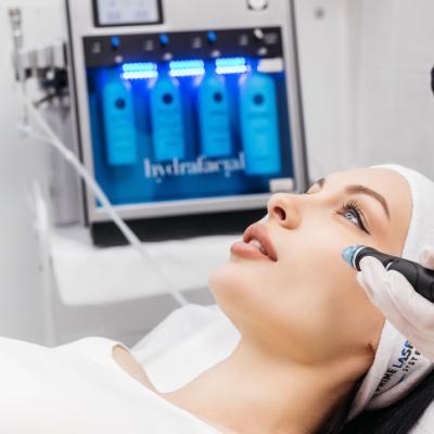 Tratamentul Hydrafacial: De ce este atât de popular?
