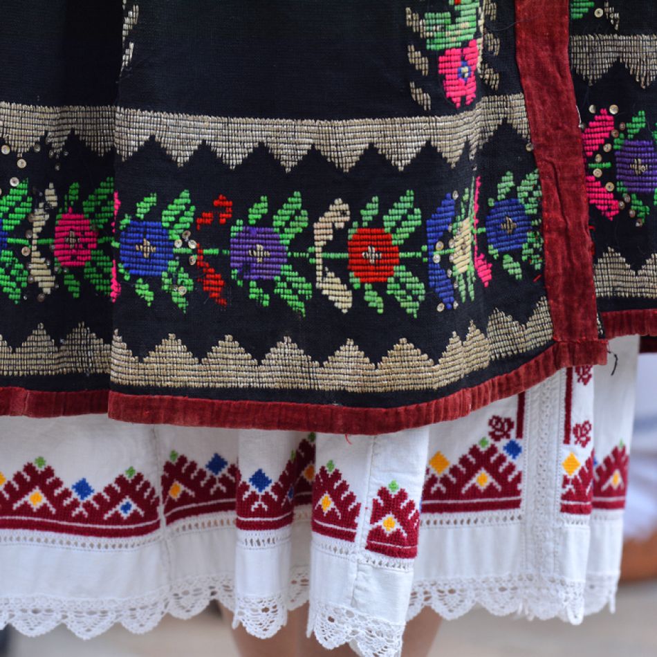 24 iunie: Ziua în care sărbătorim minunata ie românească, simbolul național care a cucerit o lume întreagă