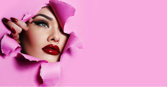 AVON, liderul pieței locale de produse de frumusețe, crește și împlinește 21 de ani în România 