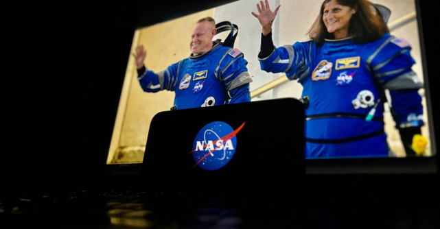 VIDEO: Astronauții NASA blocați pe Stația Spațială Internațională s-au întors pe Pământ după nouă luni petrecute în spațiu