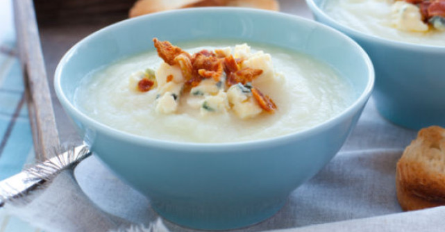 Rasfat de toamna: supa crema de conopida cu bacon 