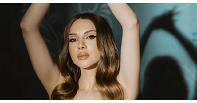 Otilia Bilionera este asaltată de fanii din India