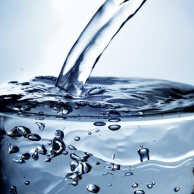 Wall-Street: Cum te poate imbogati apa plata