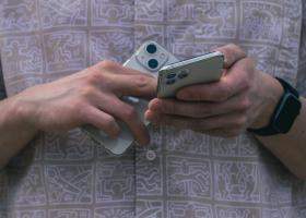Telefonul nu mai stă în buzunar, ci în centrul vieții noastre. Dependența de telefon: 10 metode de recâștigare a timpului 