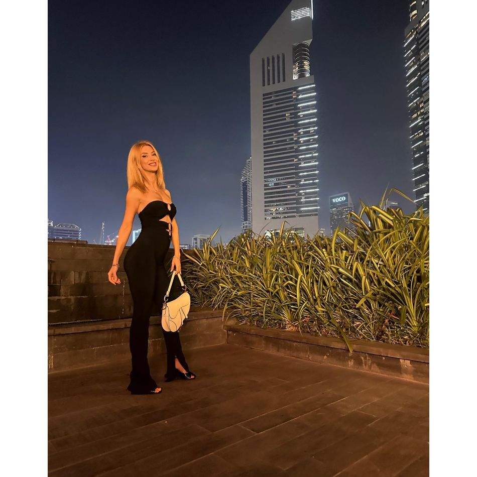 Andreea Bălan, gesturi tandre cu un manechin din Dubai: Știam că știi că într-o zi, noi o să ne iubim oricum...