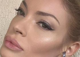 Valentina Pelinel și Cristi Borcea au împodobit bradul de Crăciun în noiembrie: Când așa vor copiii, ce să facem?