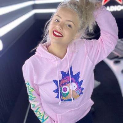 Omul din spatele microfonului: Ramona Dumitrescu, vocea de la radio, duduia din lumea rap-ului