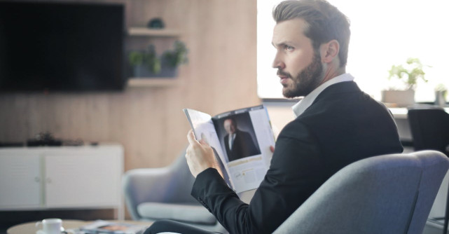 Când femeia nu-i acasă, ce face bărbatul singur?