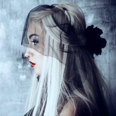 Fii o diva retro de Halloween! Si la orice petrecere tematica!