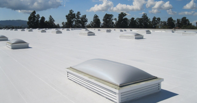 Etapele construirii unei case, de la hidroizolații la montarea acoperișului