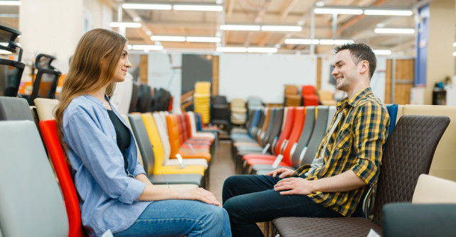 Trucuri care te ajută să faci economii când mobilezi casa