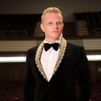 Premieră: Concertul pop-opera al primăverii cu tenorul ŞTEFAN von KORCH şi soprana OANA MARIA ŞERBAN la Filarmonica Târgu Mureș