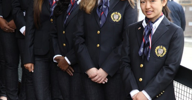 Brooks Brothers a realizat uniformele oficiale  pentru Pavilionul SUA din cadrul Expo Milano 2015