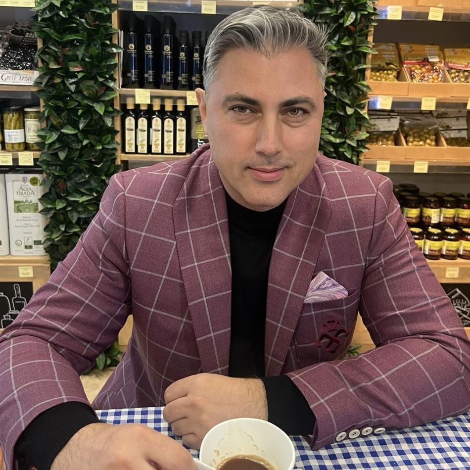Alexandru Ciucu neagă acuzațiile Alinei Sorescu. Designerul vrea împăcare de dragul fiicelor sale: Vom da socoteală...