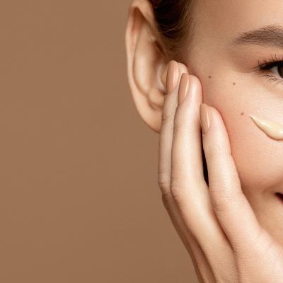 CC Cream sau BB Cream pentru vară? Alege produsul care îți păstrează tenul proaspăt chiar și în zilele caniculare