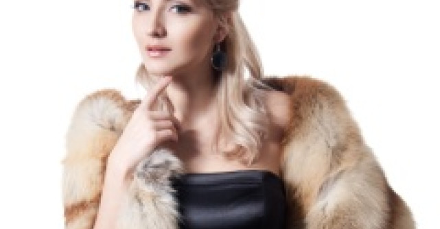 In tendinte: hainele de blana colorate