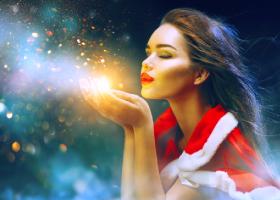 Horoscop: Top 3 Zodii cărora li se împlinesc cele mai mari dorințe de Crăciun