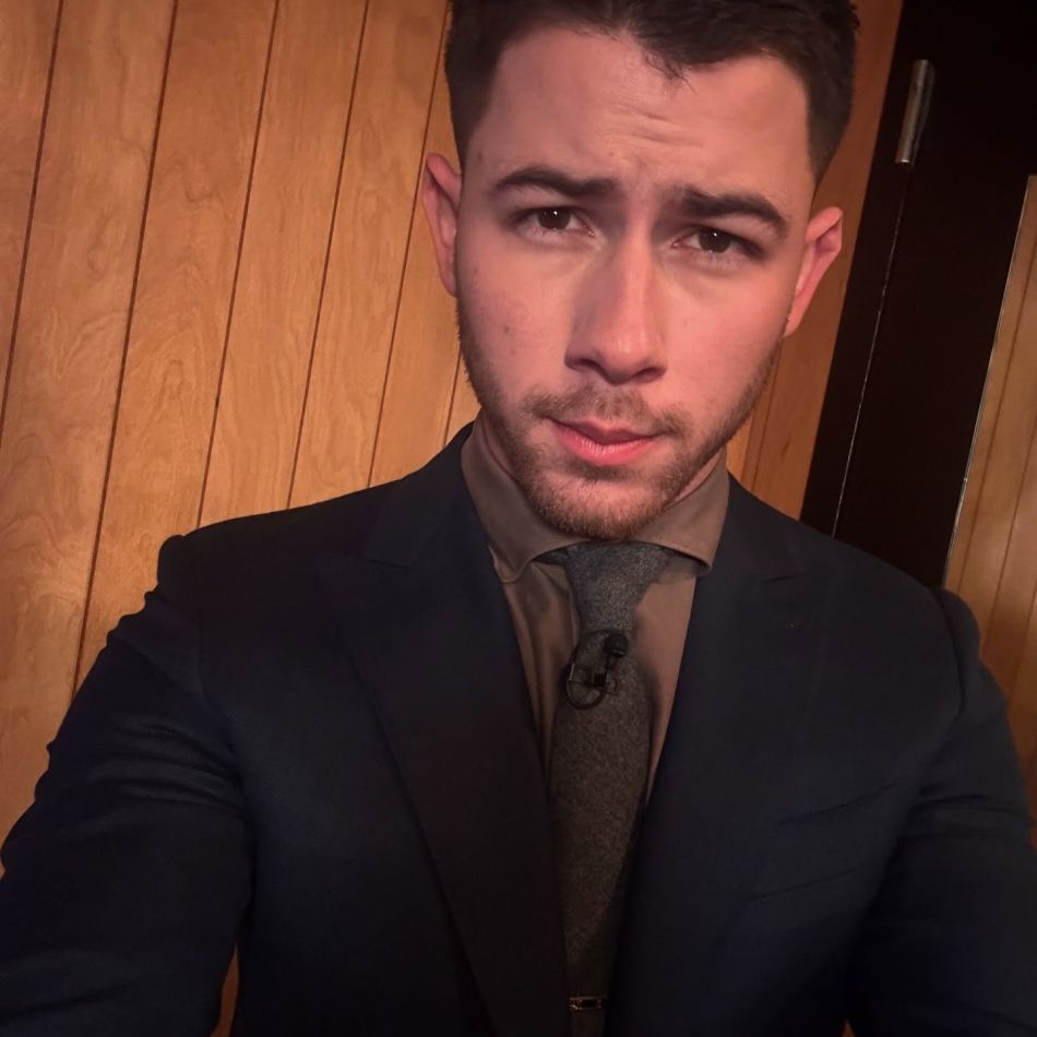 De ce a dispărut Nick Jonas de la Globurile de Aur. Artistul recunoaște: M-a lovit ca un pumn în stomac...