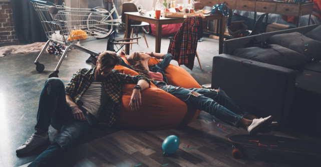 Sunt Lorena și nu voi mai organiza petreceri. 