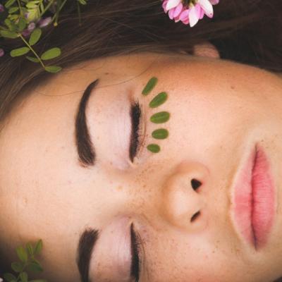 Cum să-ți răsfeți tenul ca la o ședință de spa la tine acasă