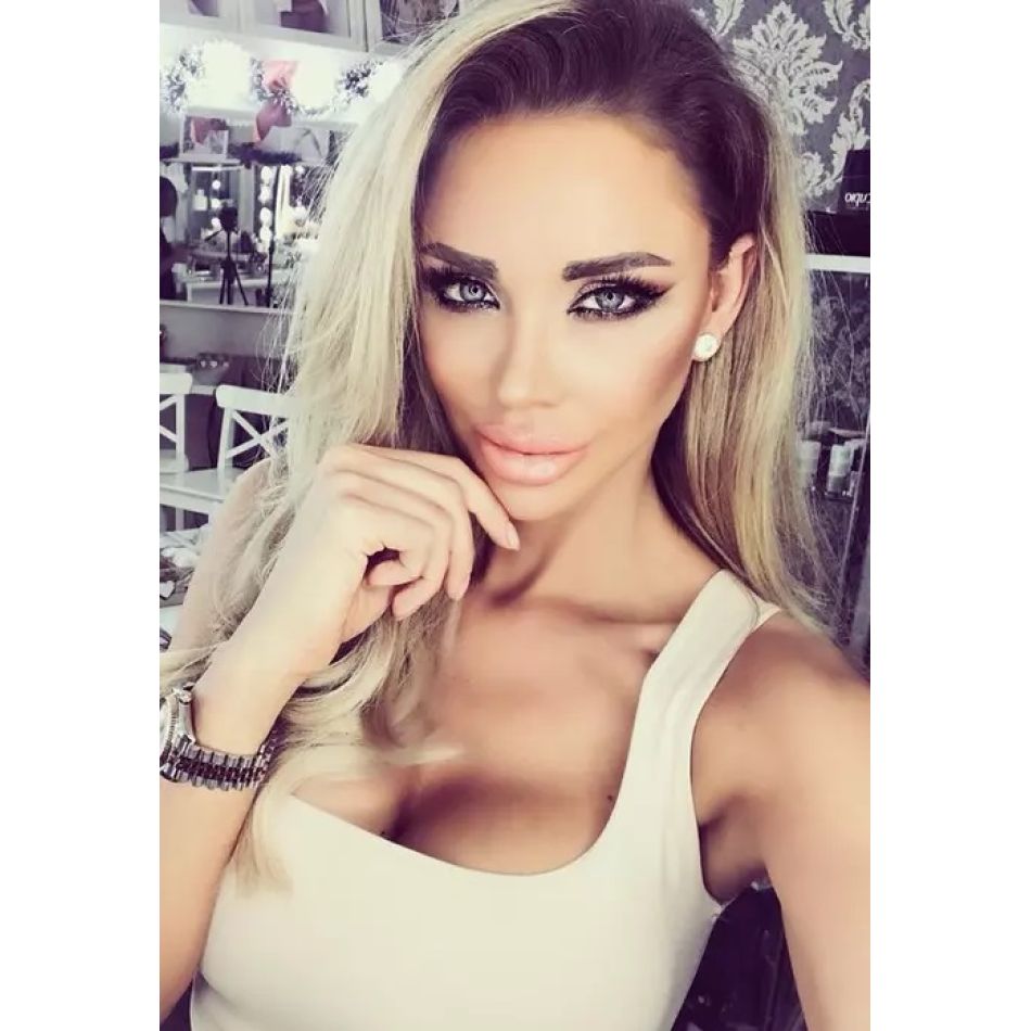 Bianca  Drăgușanu tună și fulgeră! Blondina este extrem de dezamăgită de cadourile ieftine pe care le-a primit de ziua sa