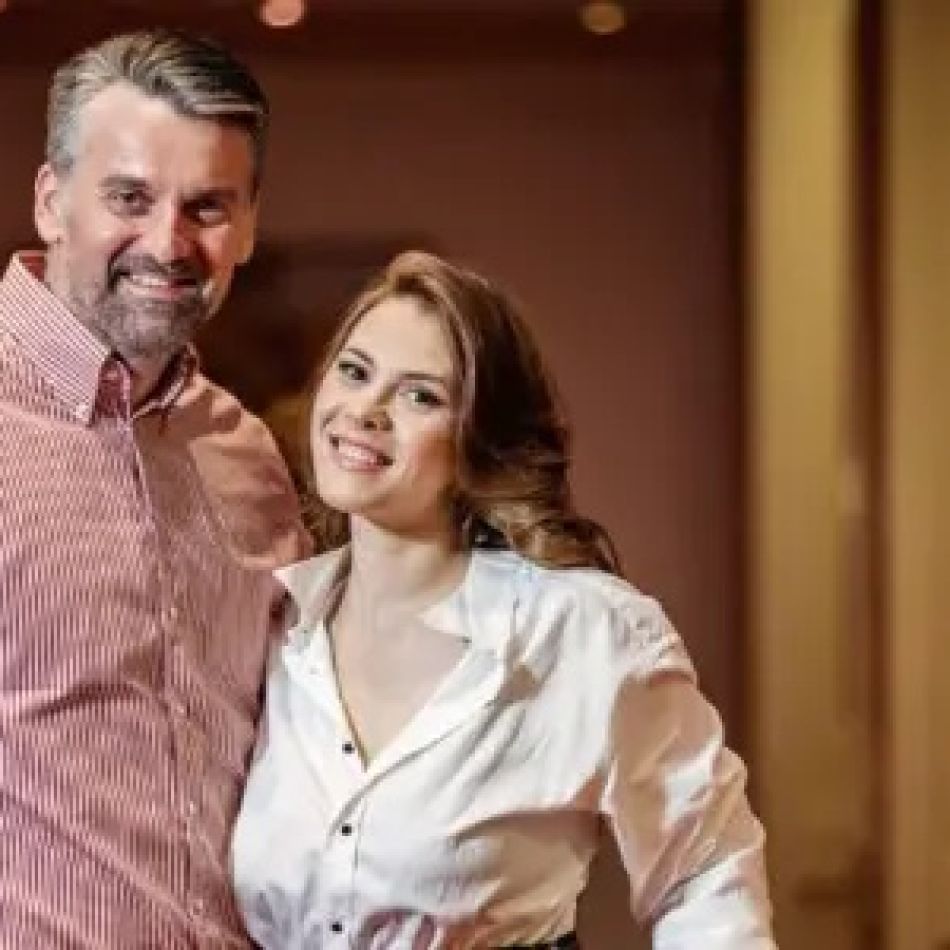Cezar Ionașcu, declarații despre relația cu soția sa:În momentul în care n-aș mai întoarce capul după o femeie, aș fi un om mort