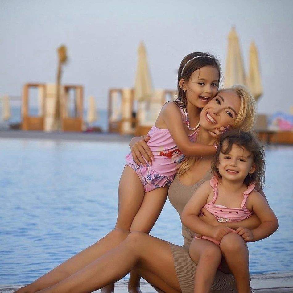 Andreea Bălan, momente de fericire supremă alături de Victor Cornea și fetițele sale:  Așa ceva n-am crezut că o să trăiesc...