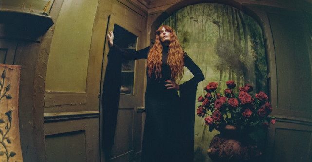 Florence + The Machine lansează Everybody Scream, primul single de pe albumul cu același nume, ce va fi lansat pe 31 octombrie