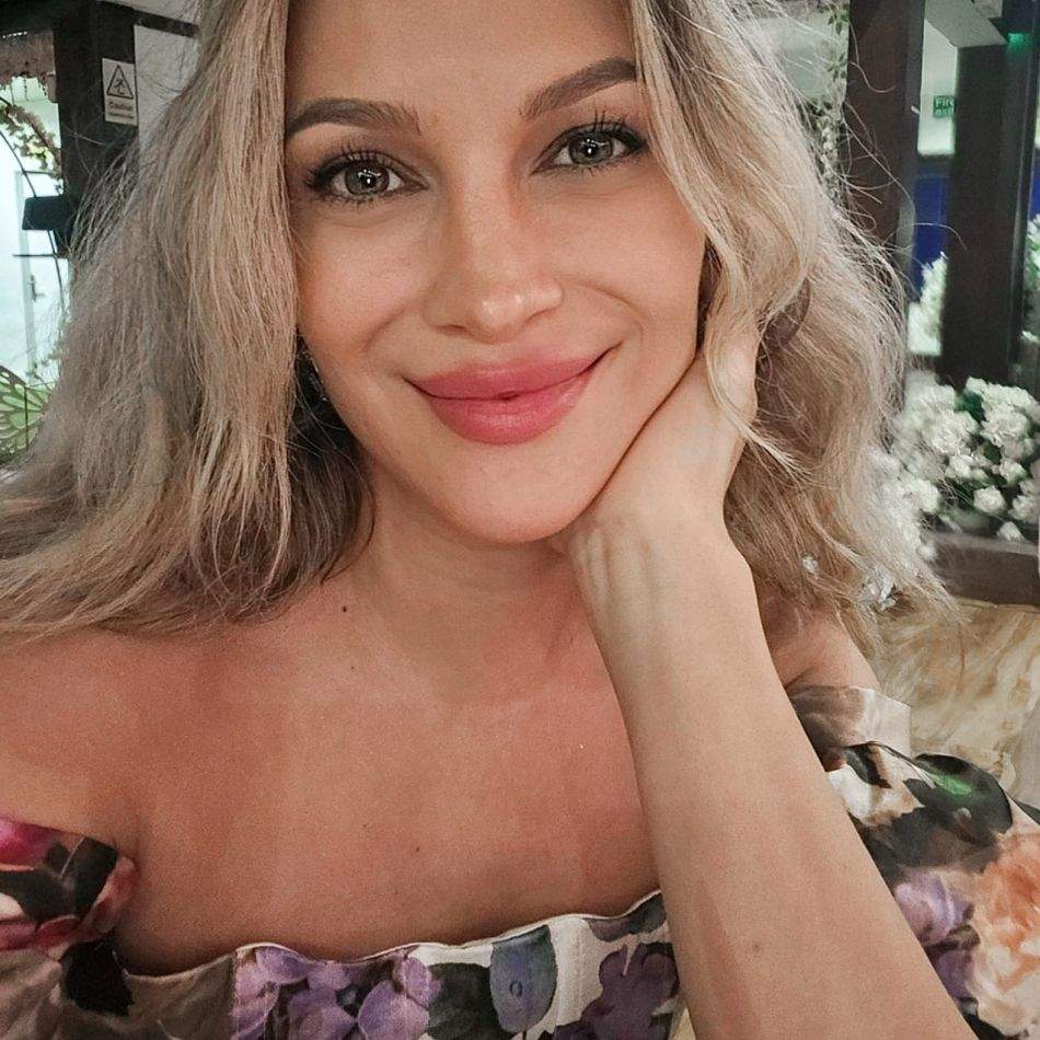 Care este prețul unui ruj lansat de Lora? Artista se bucură deja de succes în afacerea cu cosmetice: Mă uimește numărul de femei